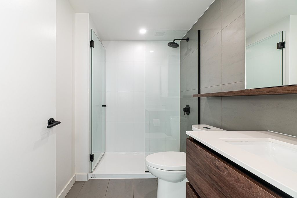 listing image 1109759591794018935