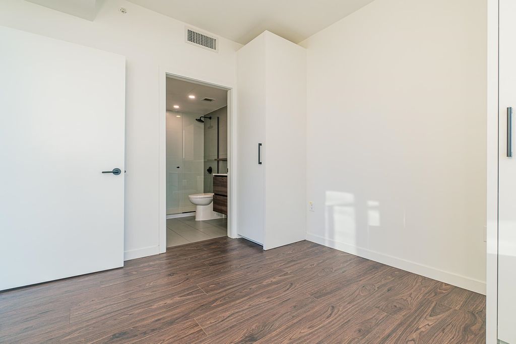 listing image 1107281691323547500