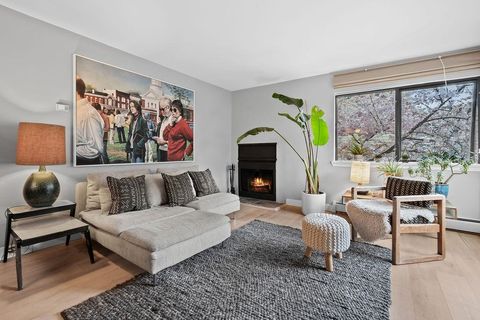 3275 Mountain Highway 305 North Vancouver BC V7K 2H4