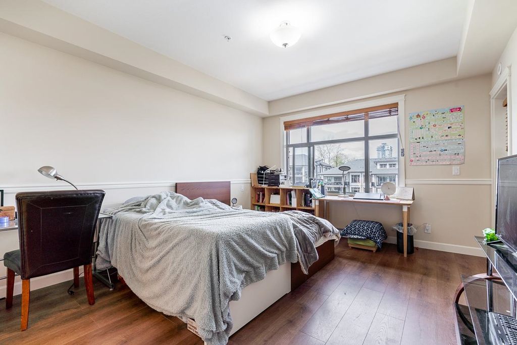 listing image 1104666055837850571