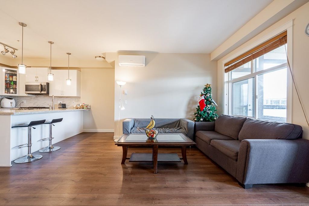listing image 1106692335028038259