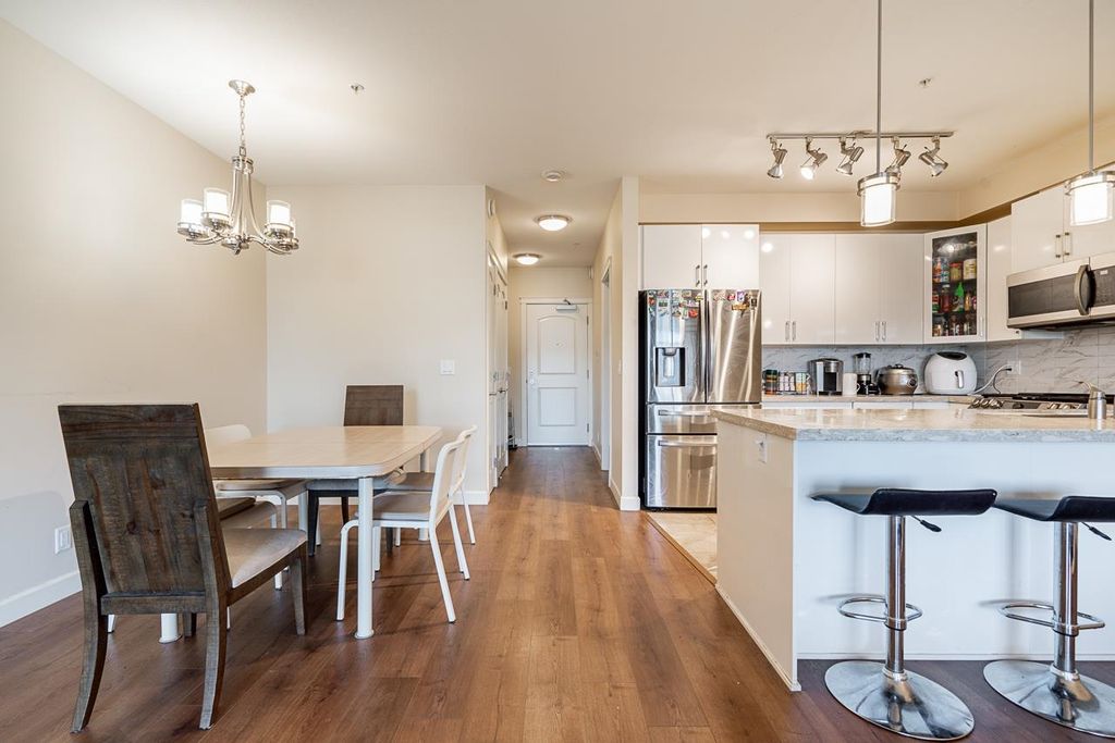 listing image 1103669775460486981