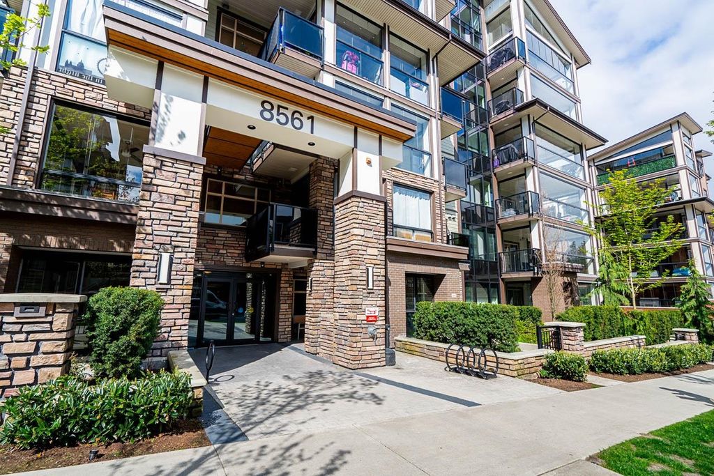 listing image 1109370533952639517
