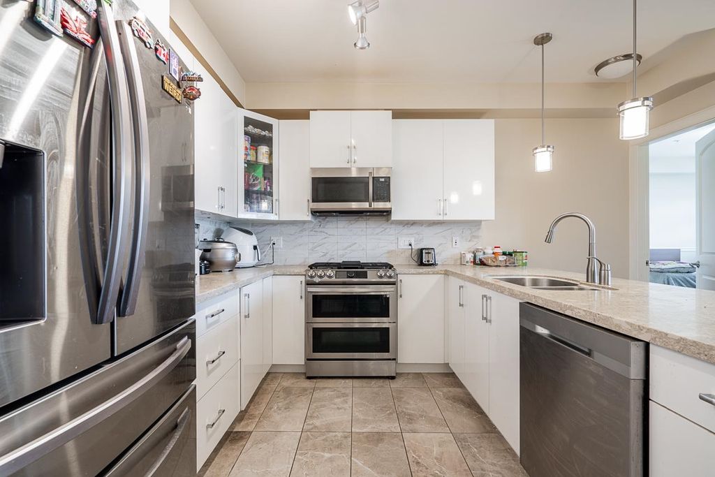 listing image 1102819744839529610