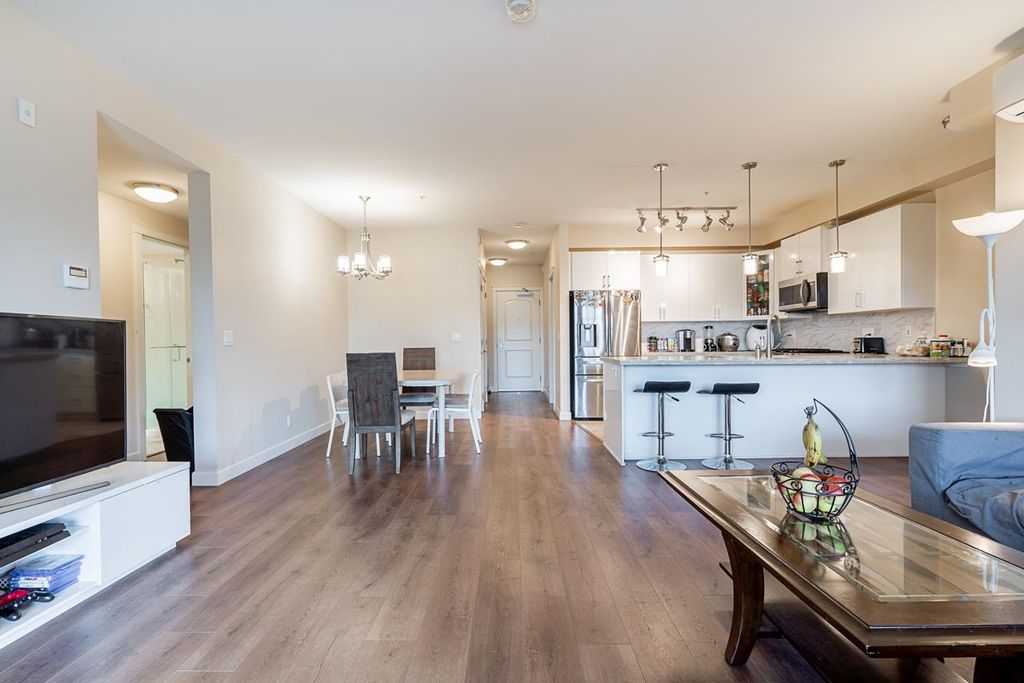 listing image 1101934348363677315