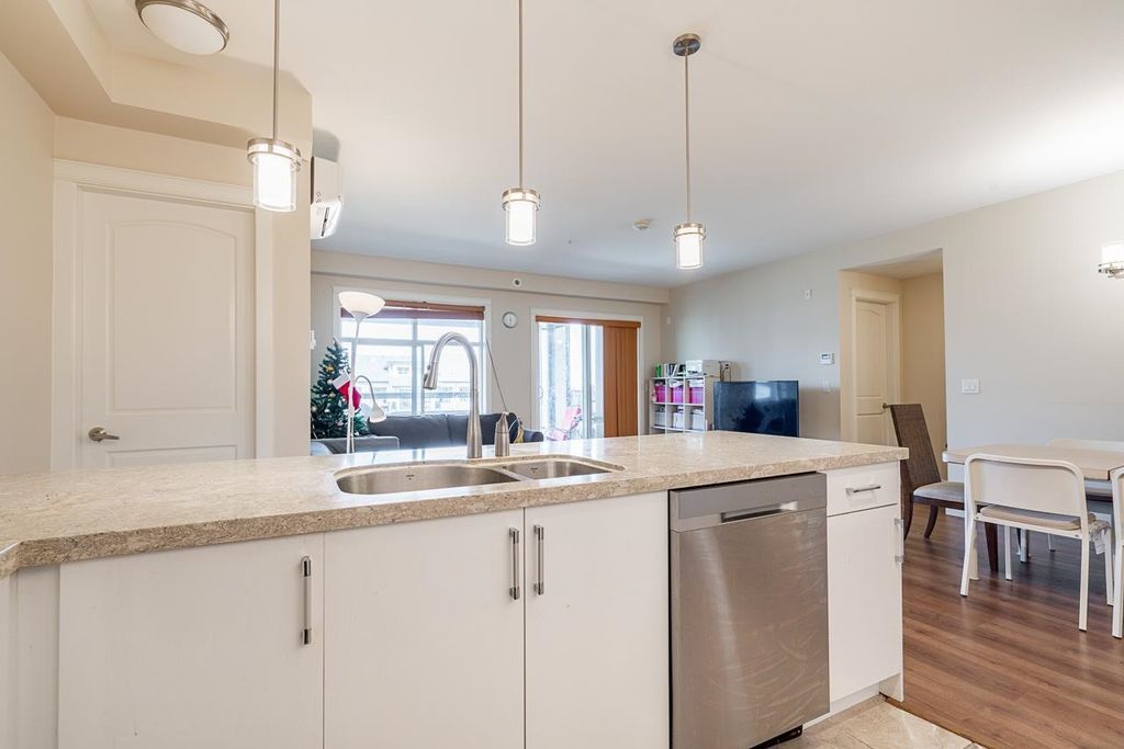 listing image 1103602015337824071