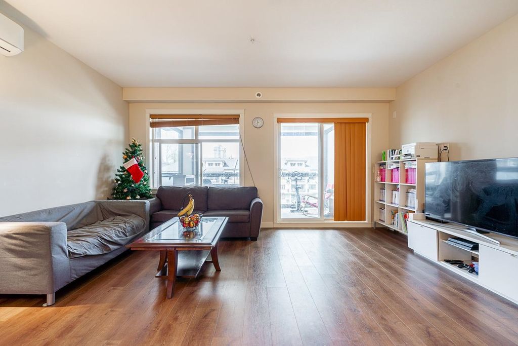 listing image 1102576864240499896