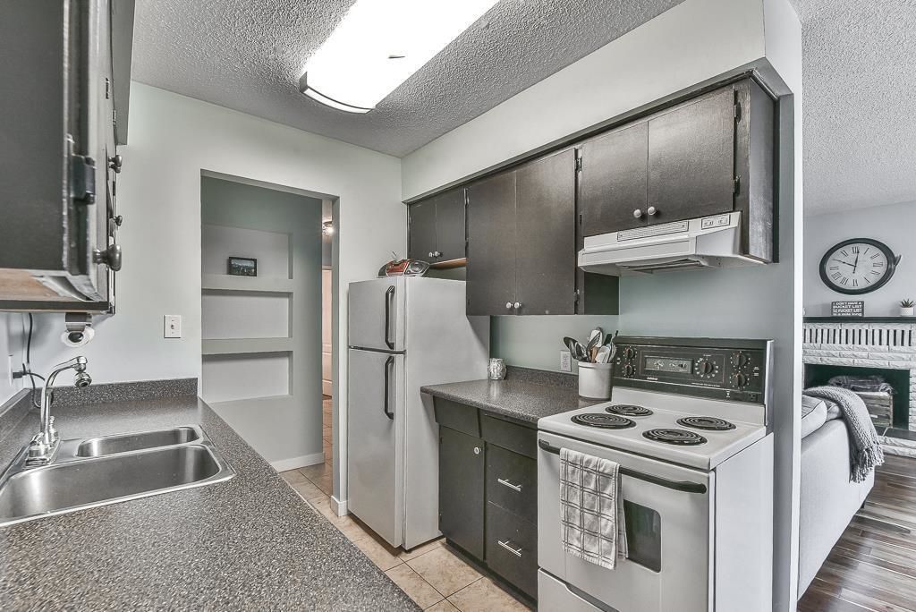 listing image 1102552859673437265