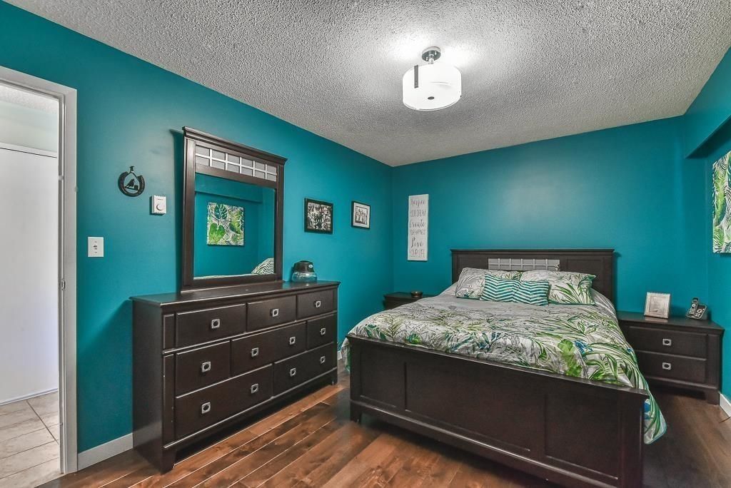 listing image 1105919770375505907