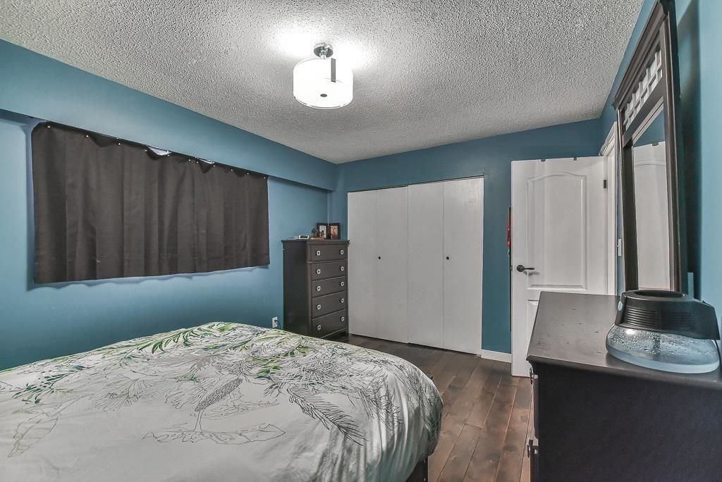 listing image 1103555620349621382