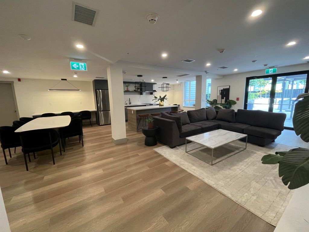 listing image 1101228328580840610