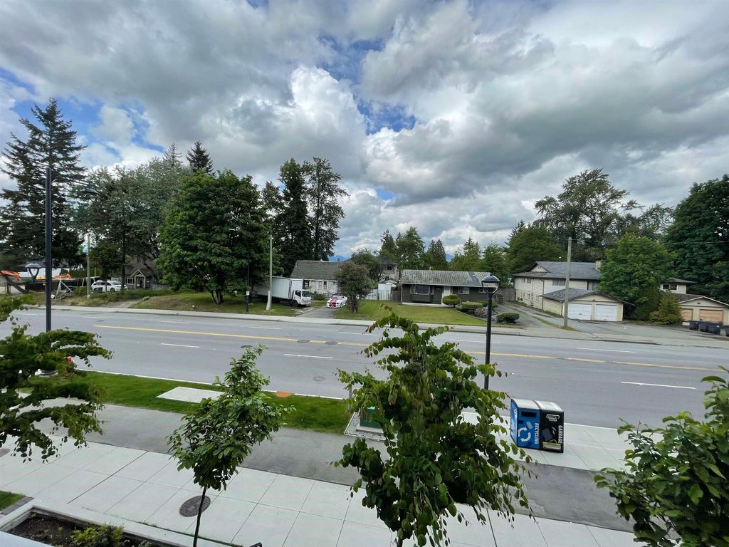 listing image 1103706525053031363