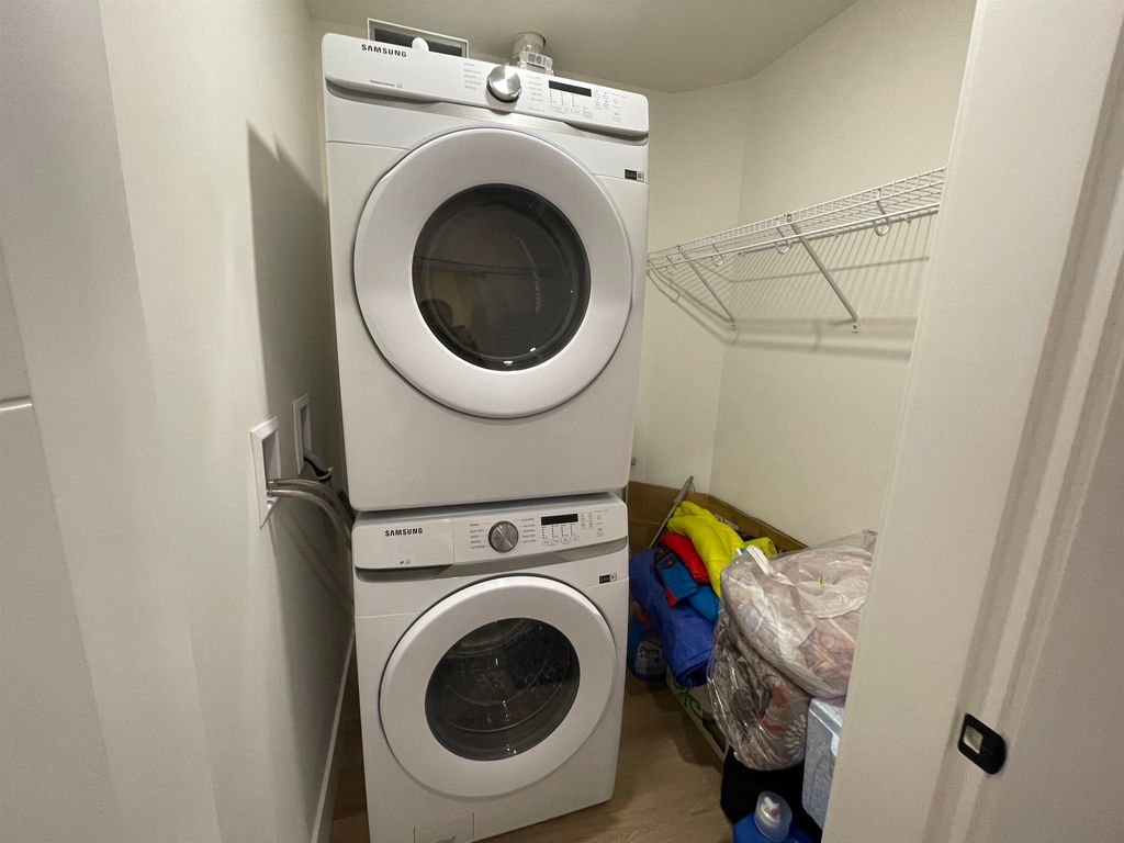 listing image 1104545909188593812