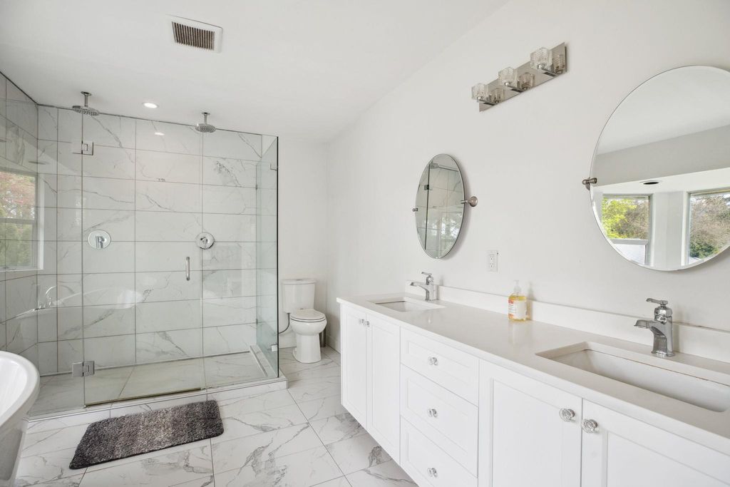 listing image 1109689320921286297