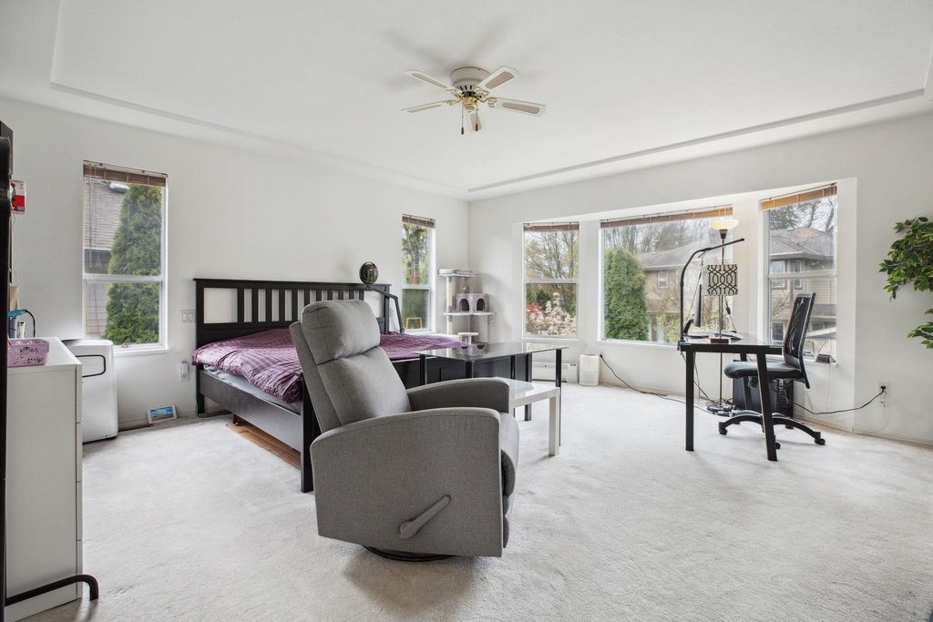 listing image 1100402741371205297