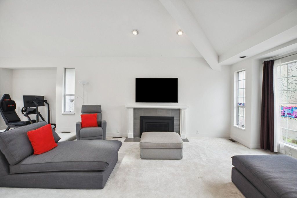 listing image 1109551506641570533