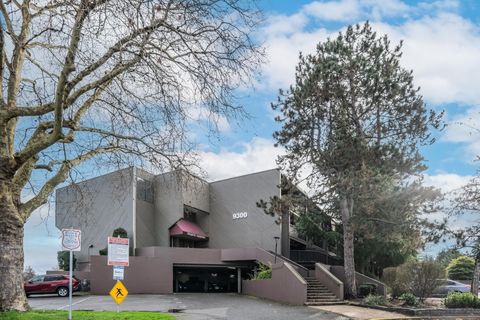 9300 Glenacres Drive 214 Richmond BC V7A 1Y8