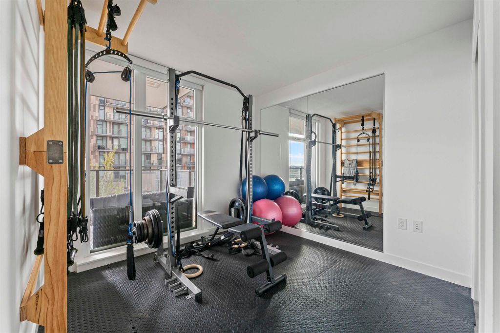listing image 1109647171991979480