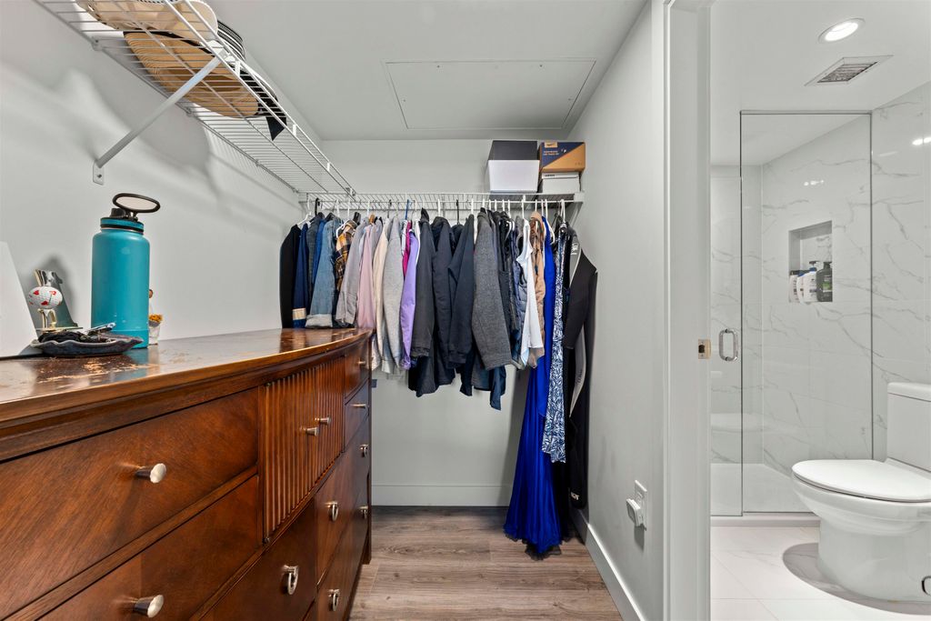 listing image 1106367509157489184