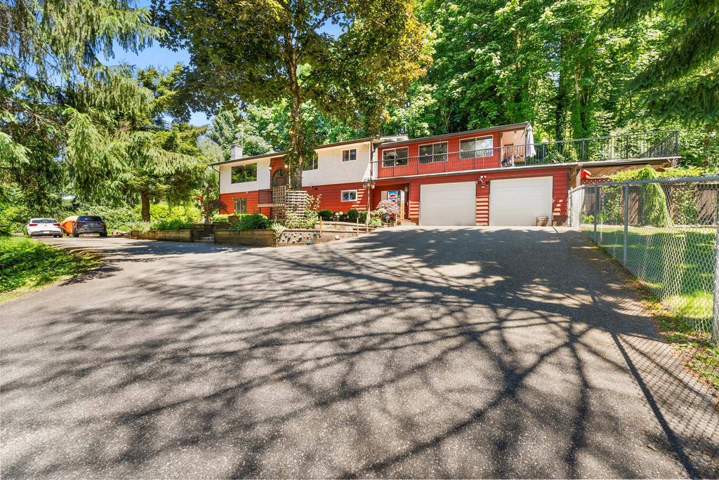 Photo of 194 Clovermeadow Crescent, Langley, BC V2Z 2R1 (MLS # R3079706)