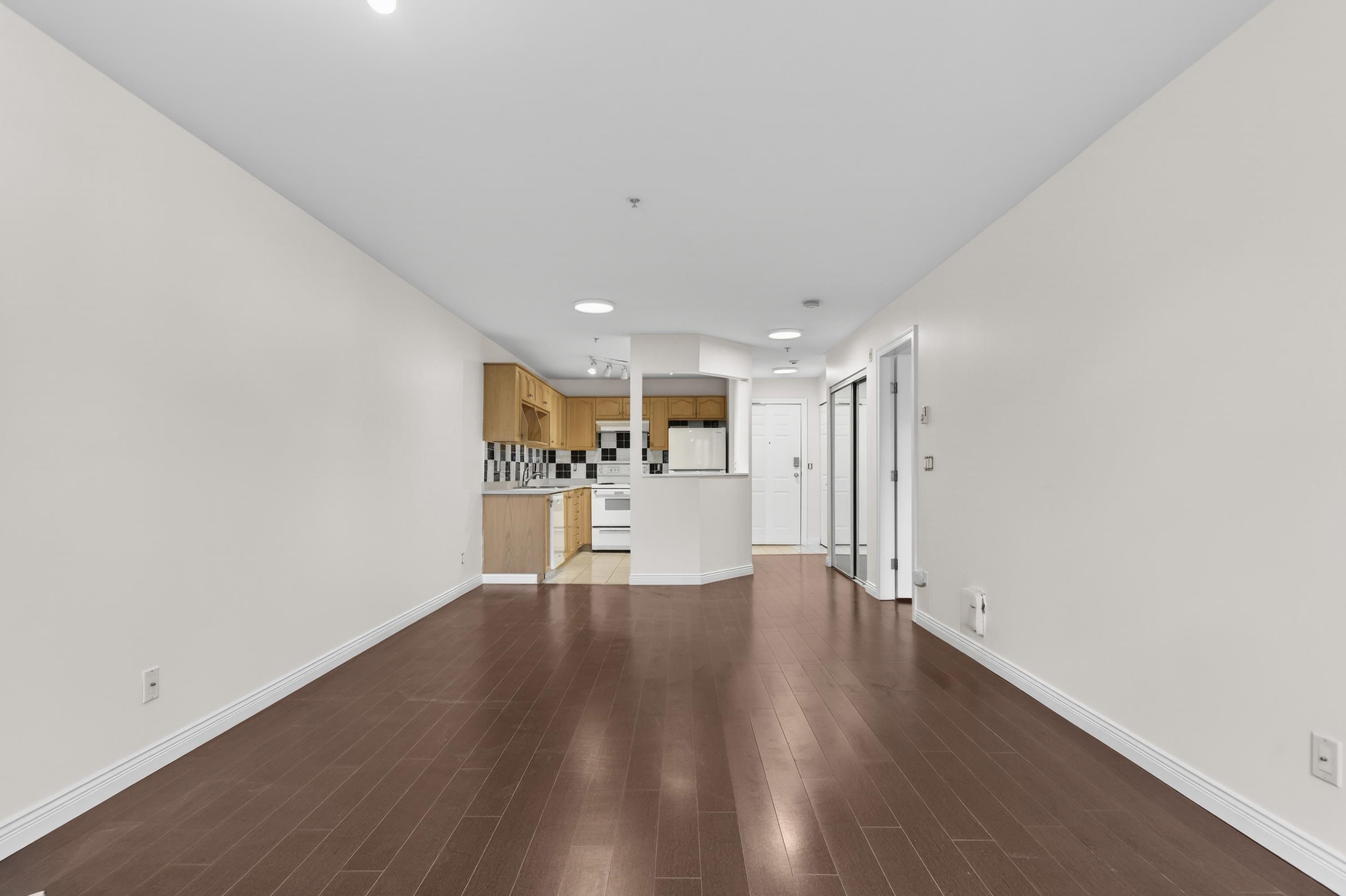 2615 Jane Street 405