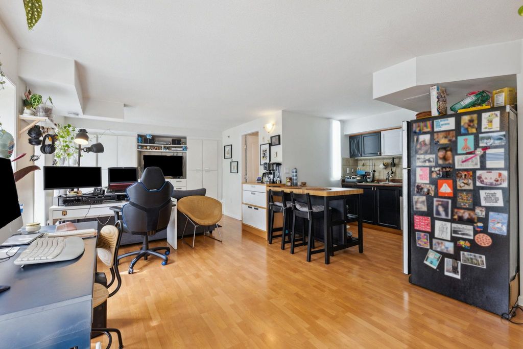 listing image 1100760758793989474