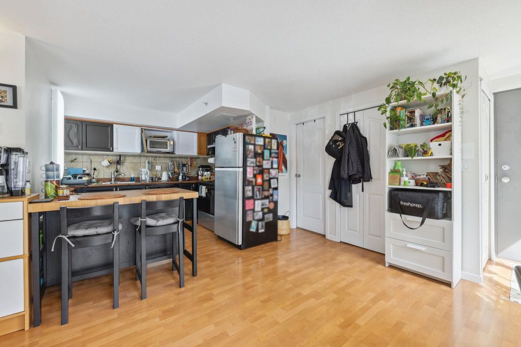 listing image 1109517845572763585