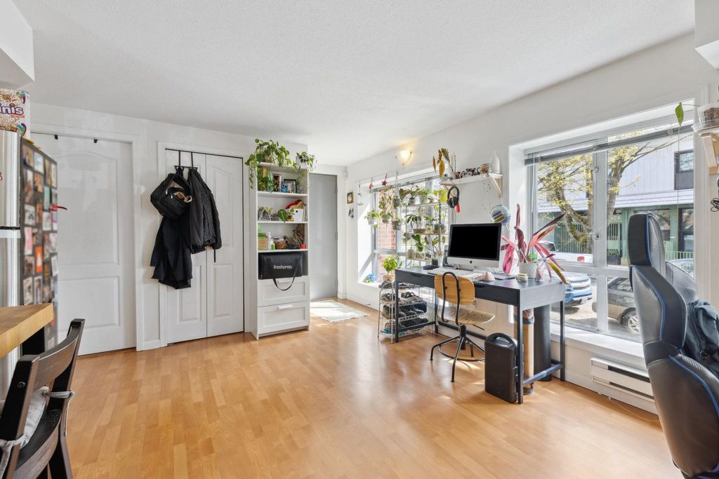 listing image 1104250796898540239
