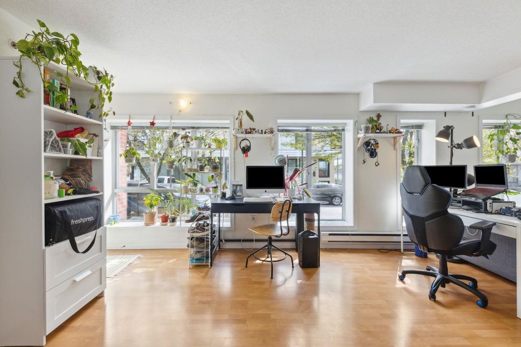 listing image 1109906939081341476