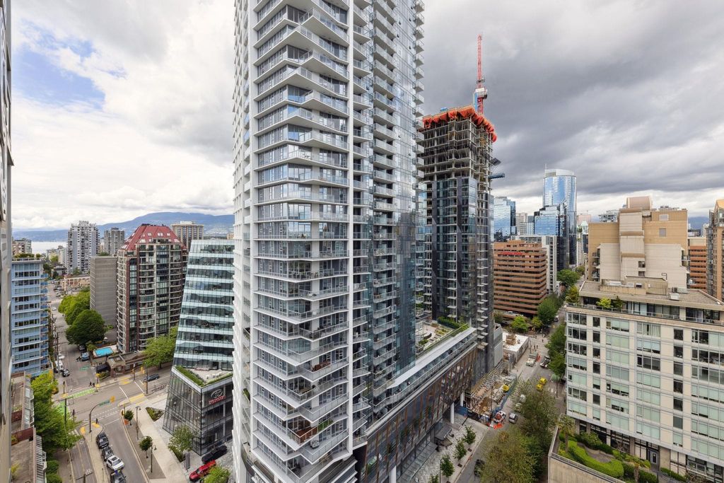 listing image 1108050523182272265