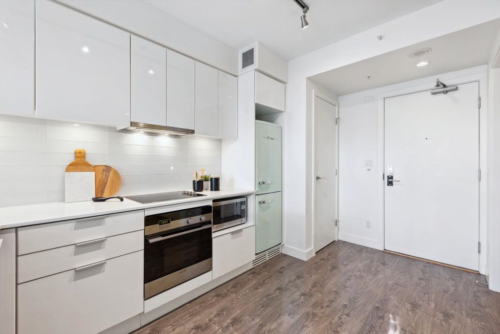 listing image 1107517378101404942