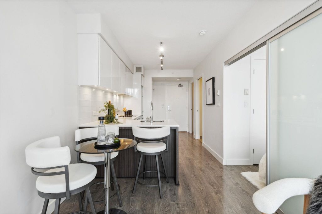 listing image 1102134960898014861
