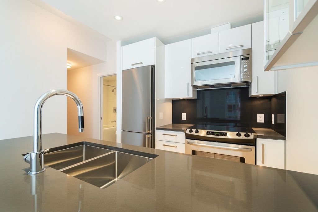 listing image 1106698035174088085