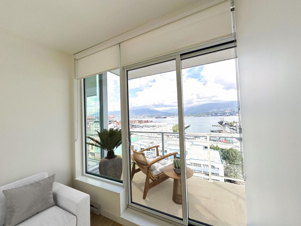 listing image 1106905545044745729
