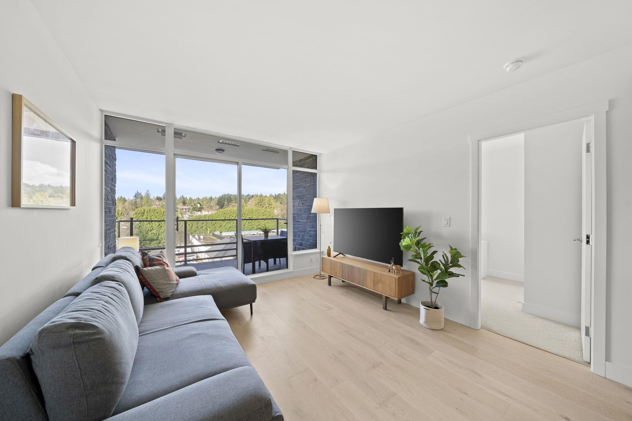 1210 E 27th Street 404