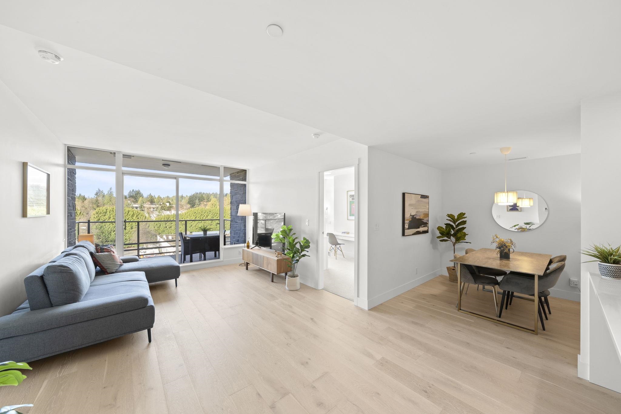 1210 E 27th Street 404