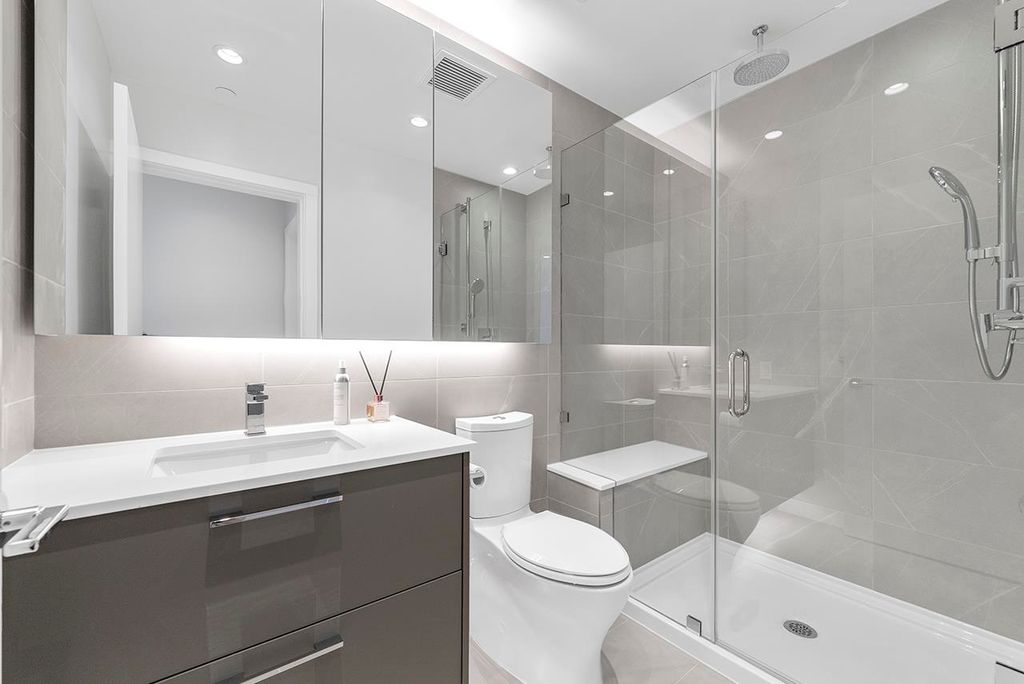 listing image 1108888094682757129