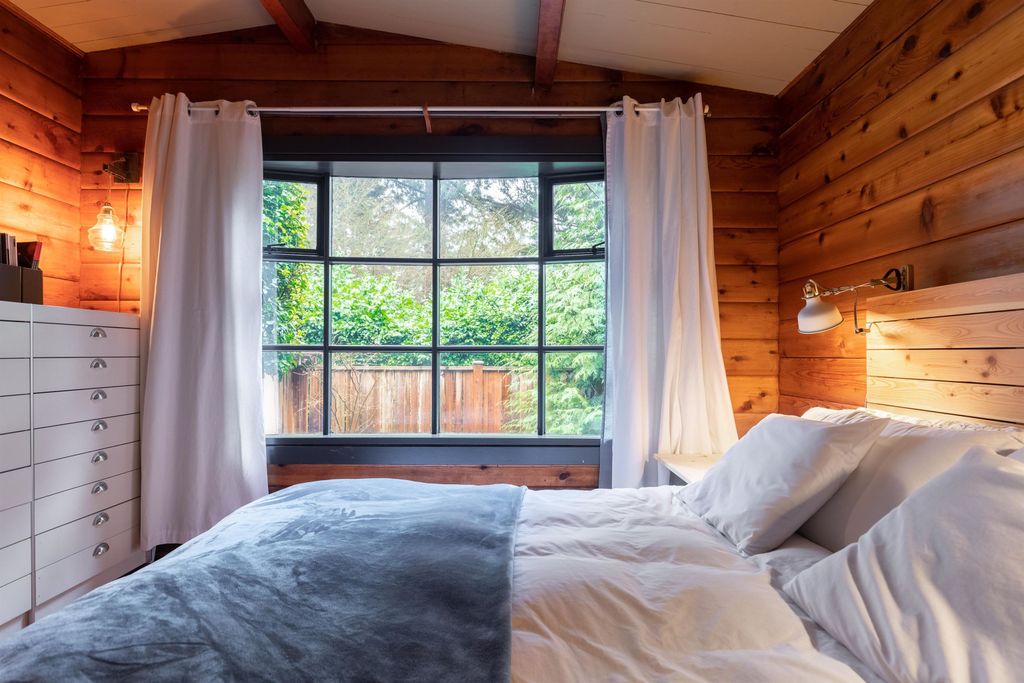 listing image 1105887197096302770