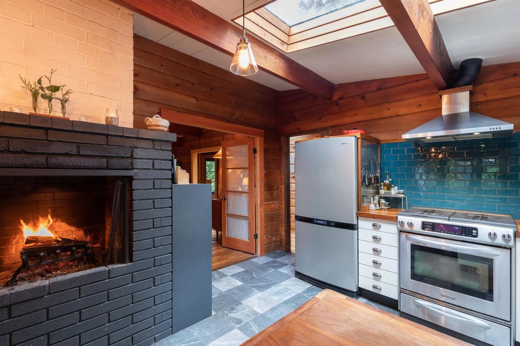 listing image 1109073274185615854