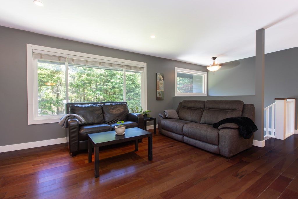 listing image 1109872449595210660