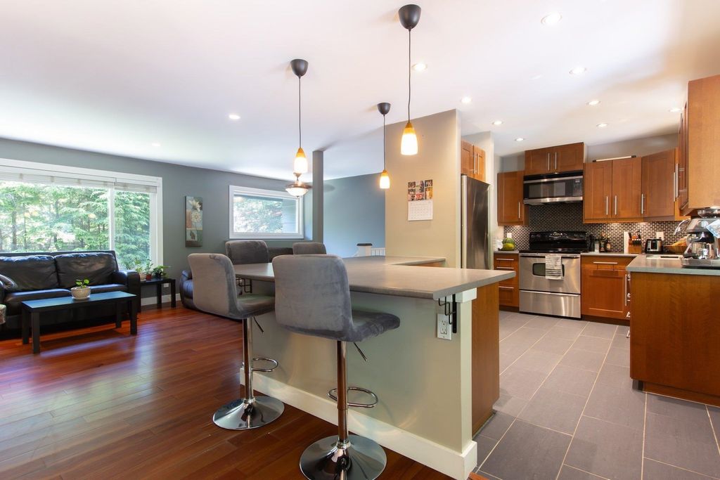 listing image 1109956400402183010