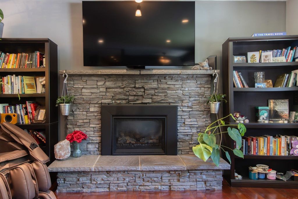 listing image 1107468833167621359