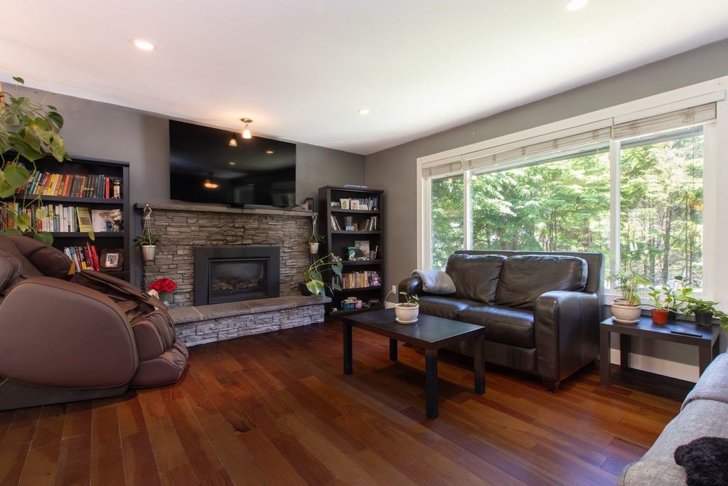 listing image 1100595452126293994