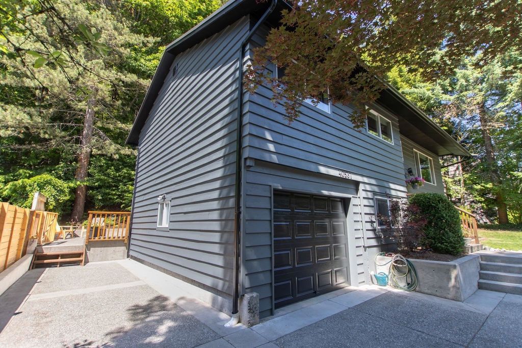 listing image 1108496507308935855