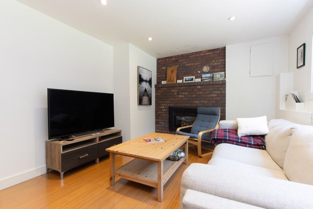 listing image 1109524176874908080