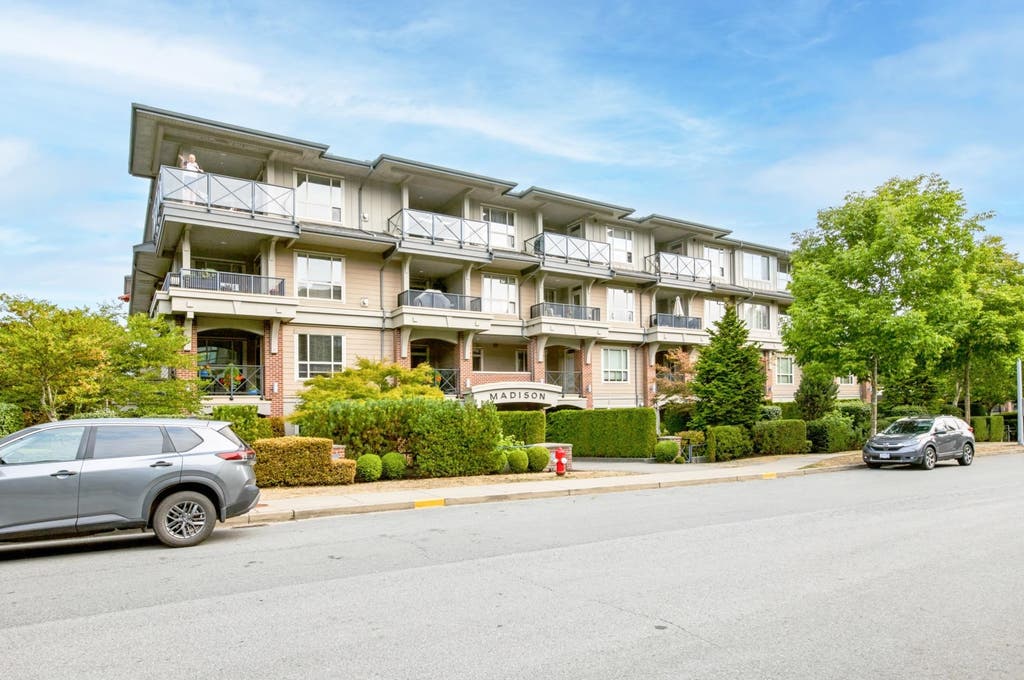 Photo of 15357 17a Avenue #110, Surrey, BC V4A 1V4 (MLS # R3157045)