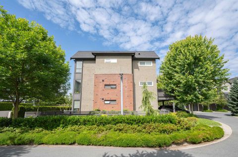 2371 Ranger Lane 1 Port Coquitlam BC V3B 0N6