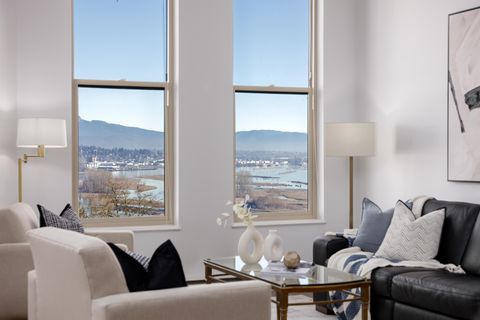 265 Ross Drive 404 New Westminster BC V3L 0C8