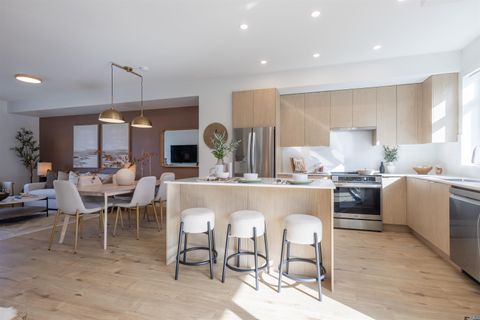 16325 21 Avenue 3 Surrey BC V3Z 1K6