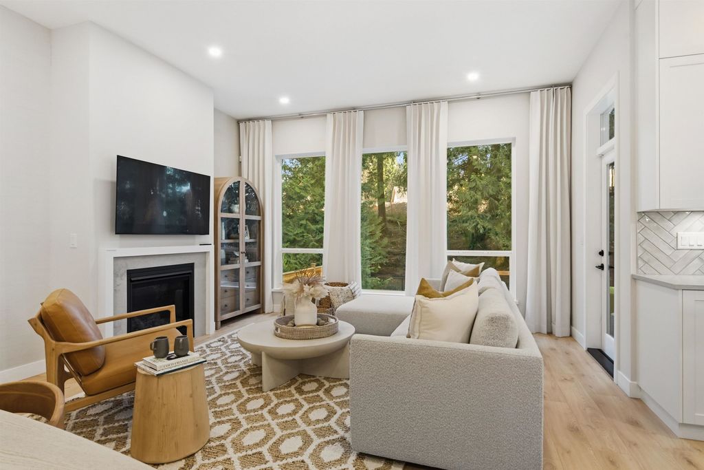 Photo of 34705 Somerset Avenue, Abbotsford, BC V2S 0P5 (MLS # R3109773)